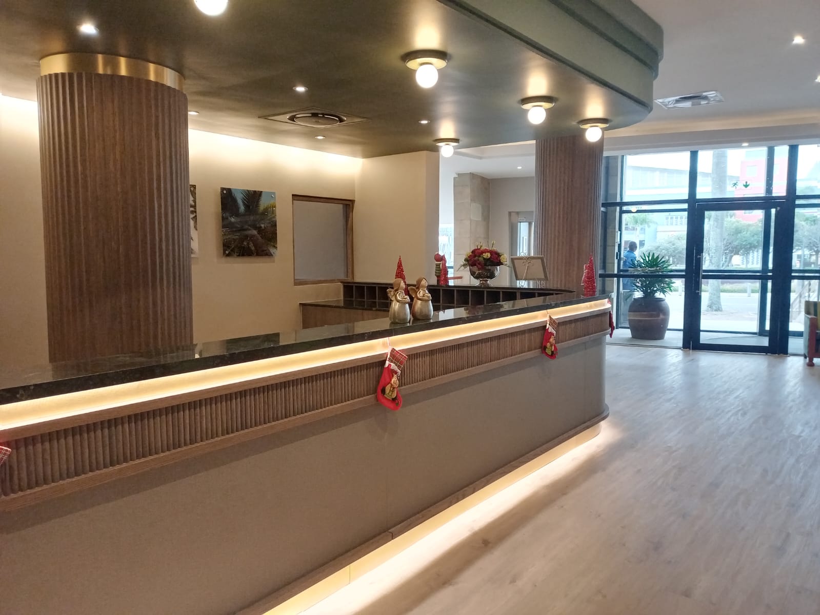 A generic square placeholder image with rounded corners in a figure.